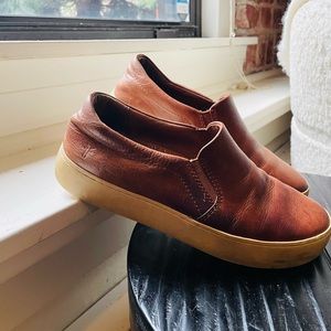 Brown leather Frye platform sneakers